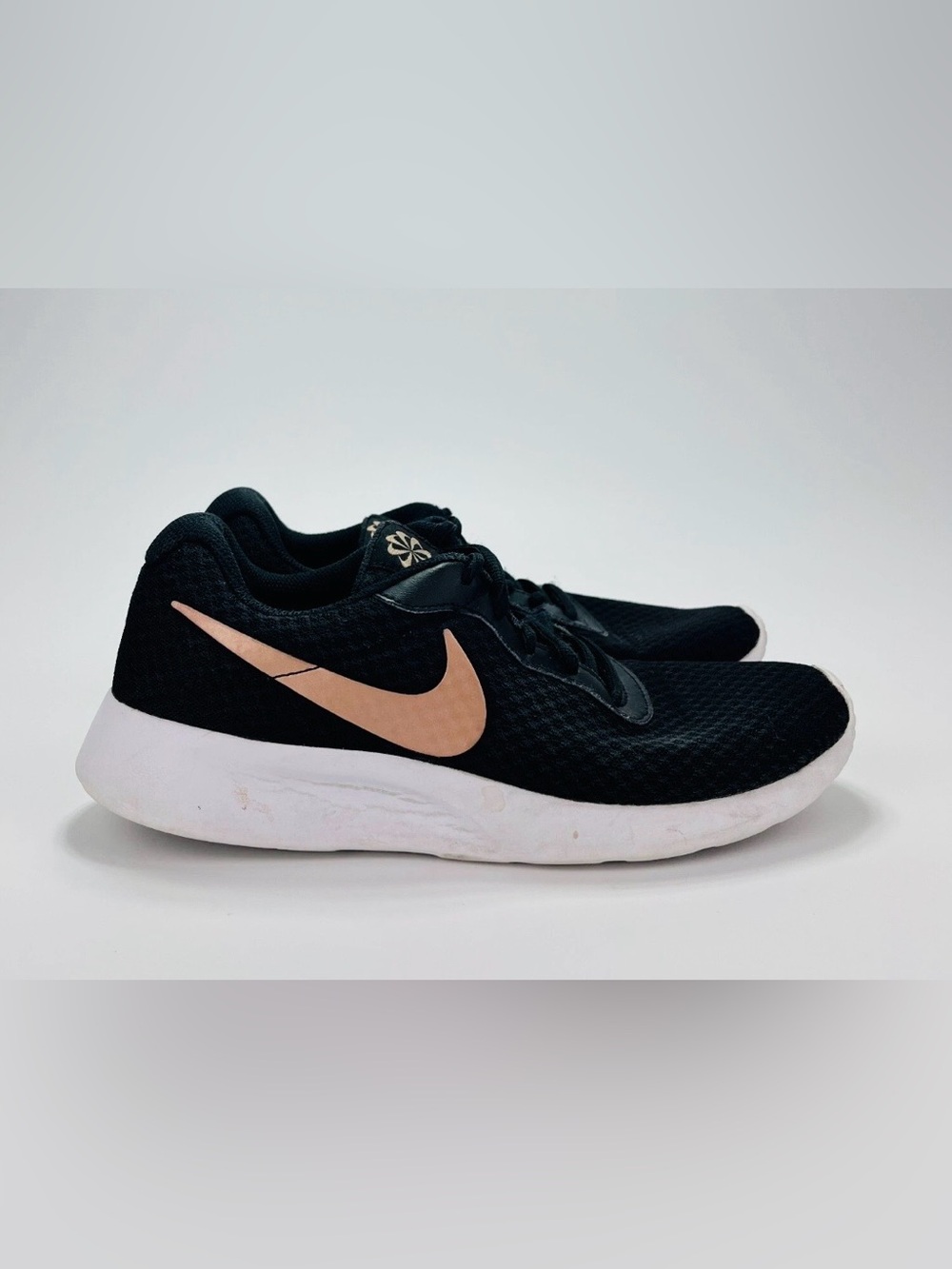 Nike Tanjun Black Metallic Red Bronze DJ6257-001 Running Sneakers Shoes-Womens 8